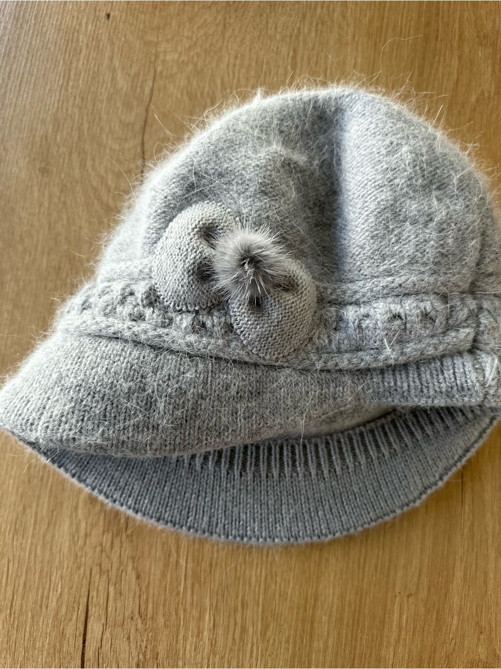 Women's Gray Knit Pom Winter Beanie Hat